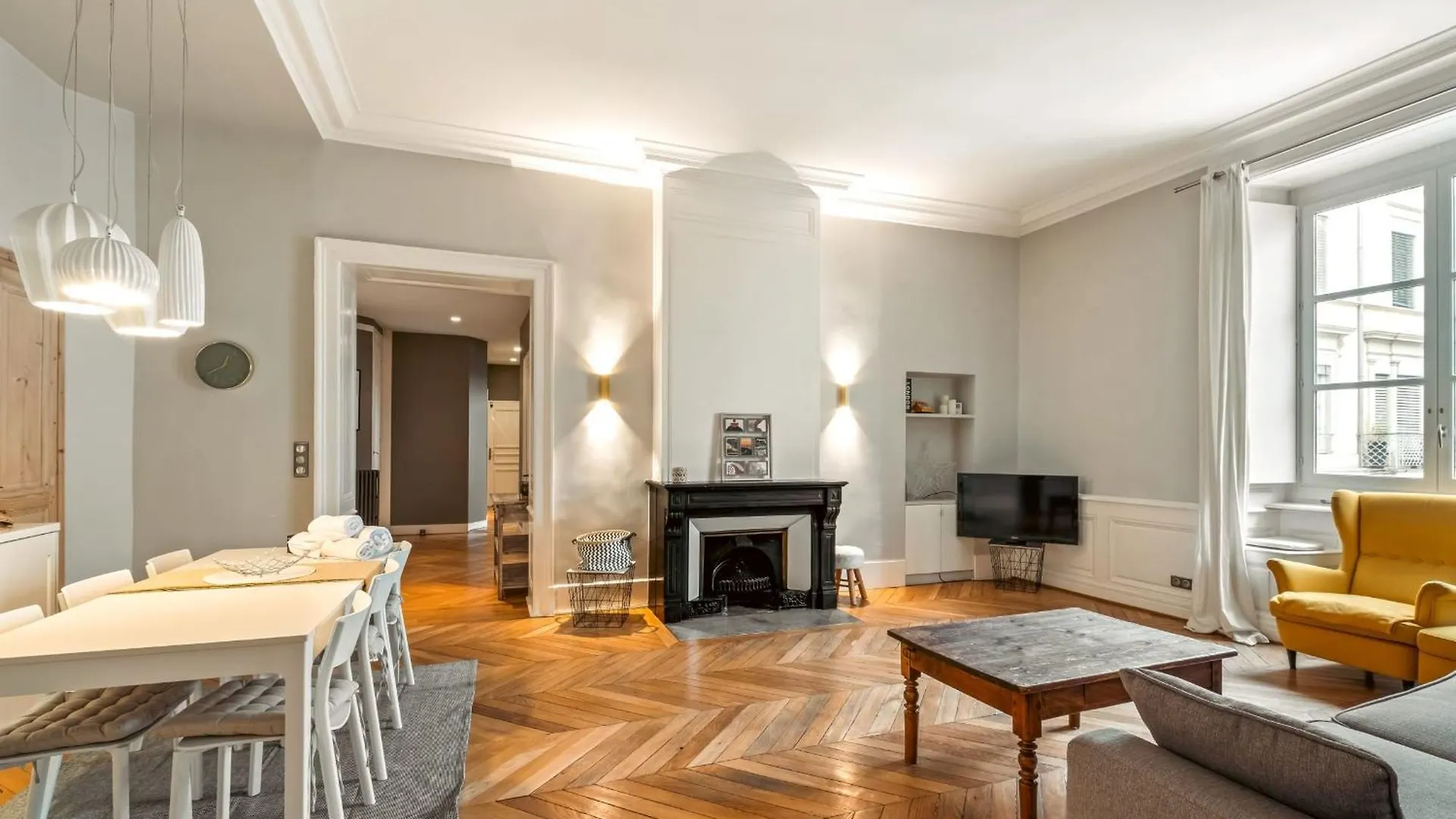 Le Meissonier 3-Bedroom Apartment In Terreaux Lyon France